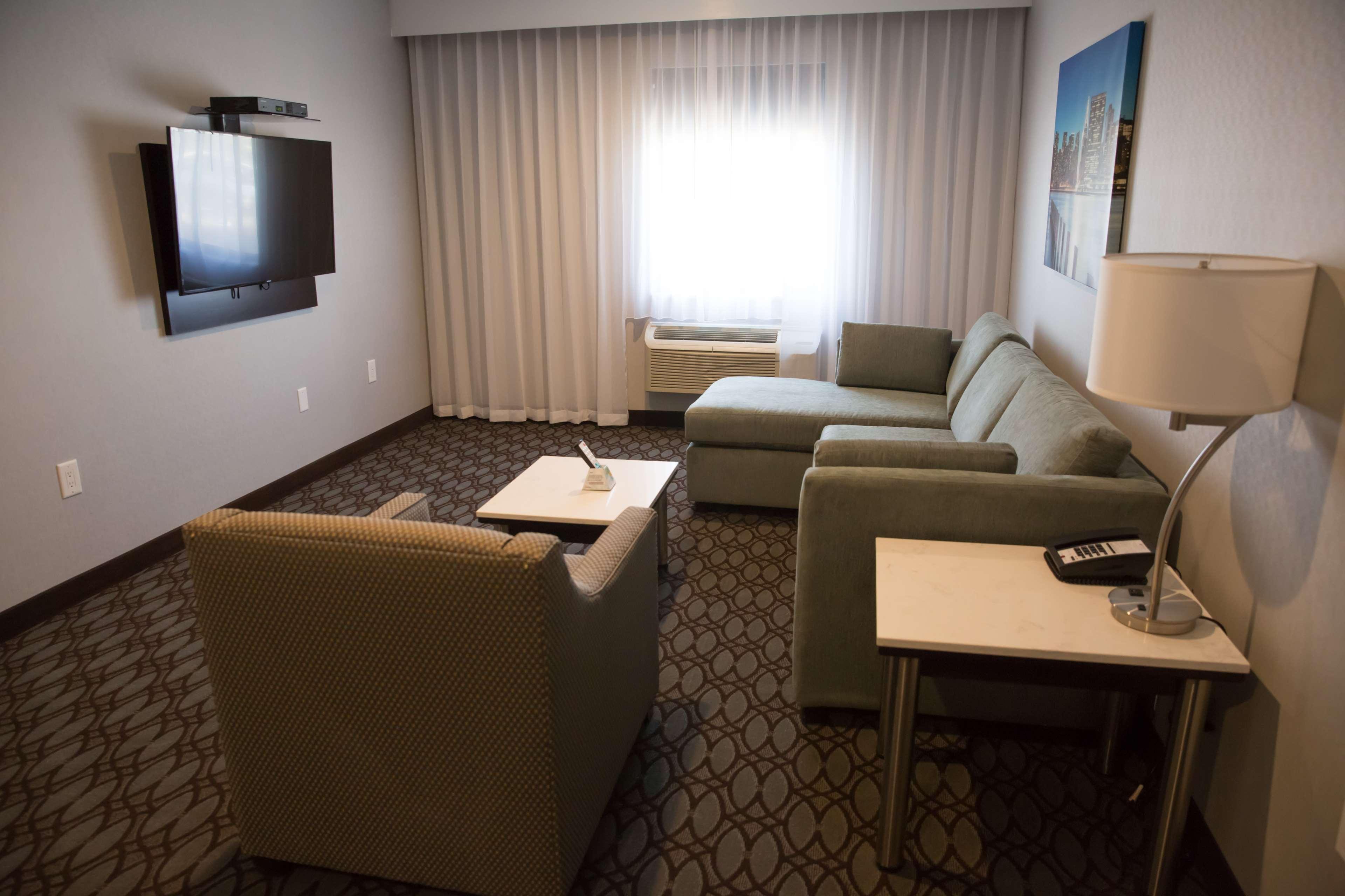 Western Premier Nyc Gateway Hotel