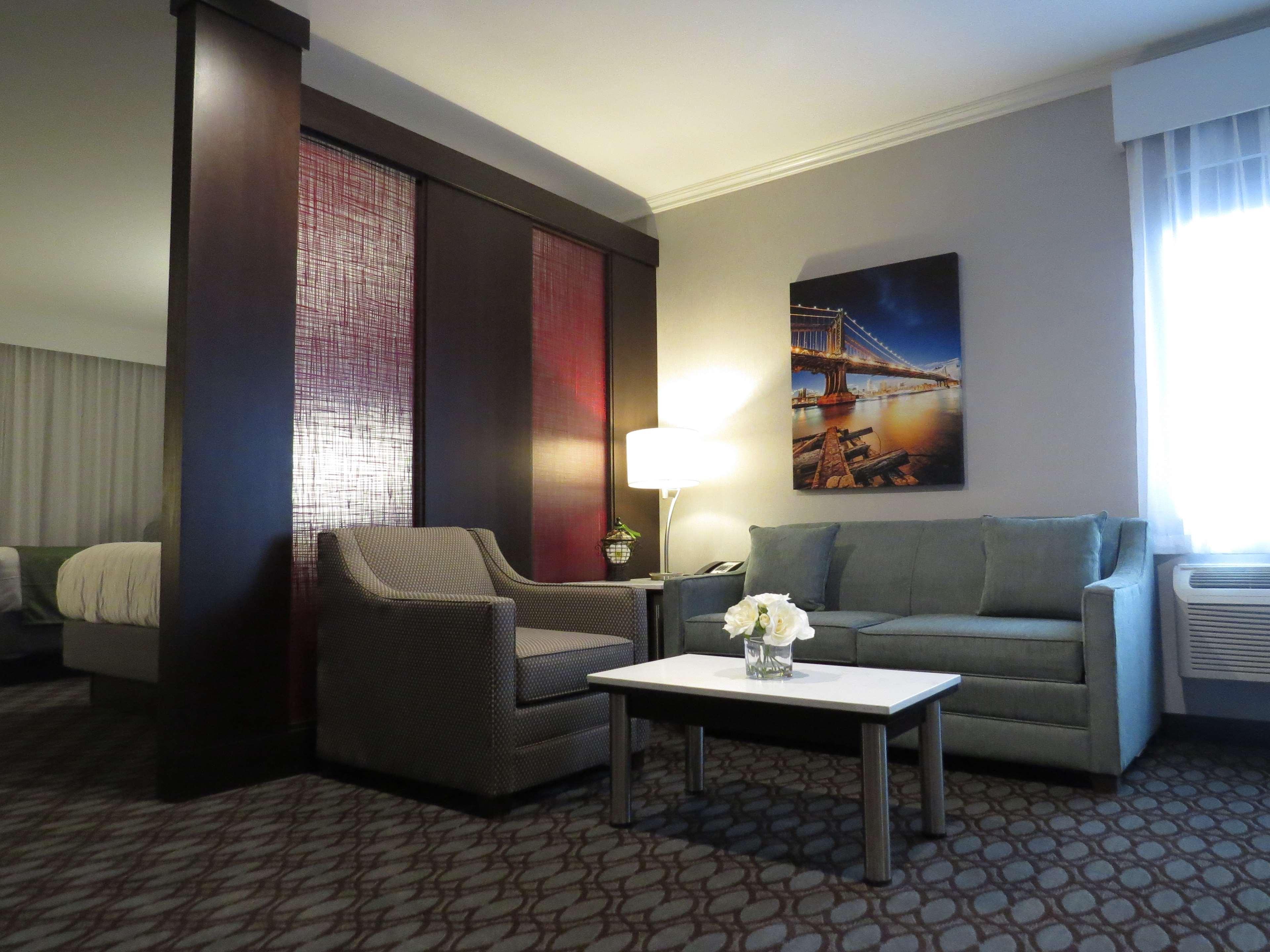 Western Premier Nyc Gateway Hotel 3*