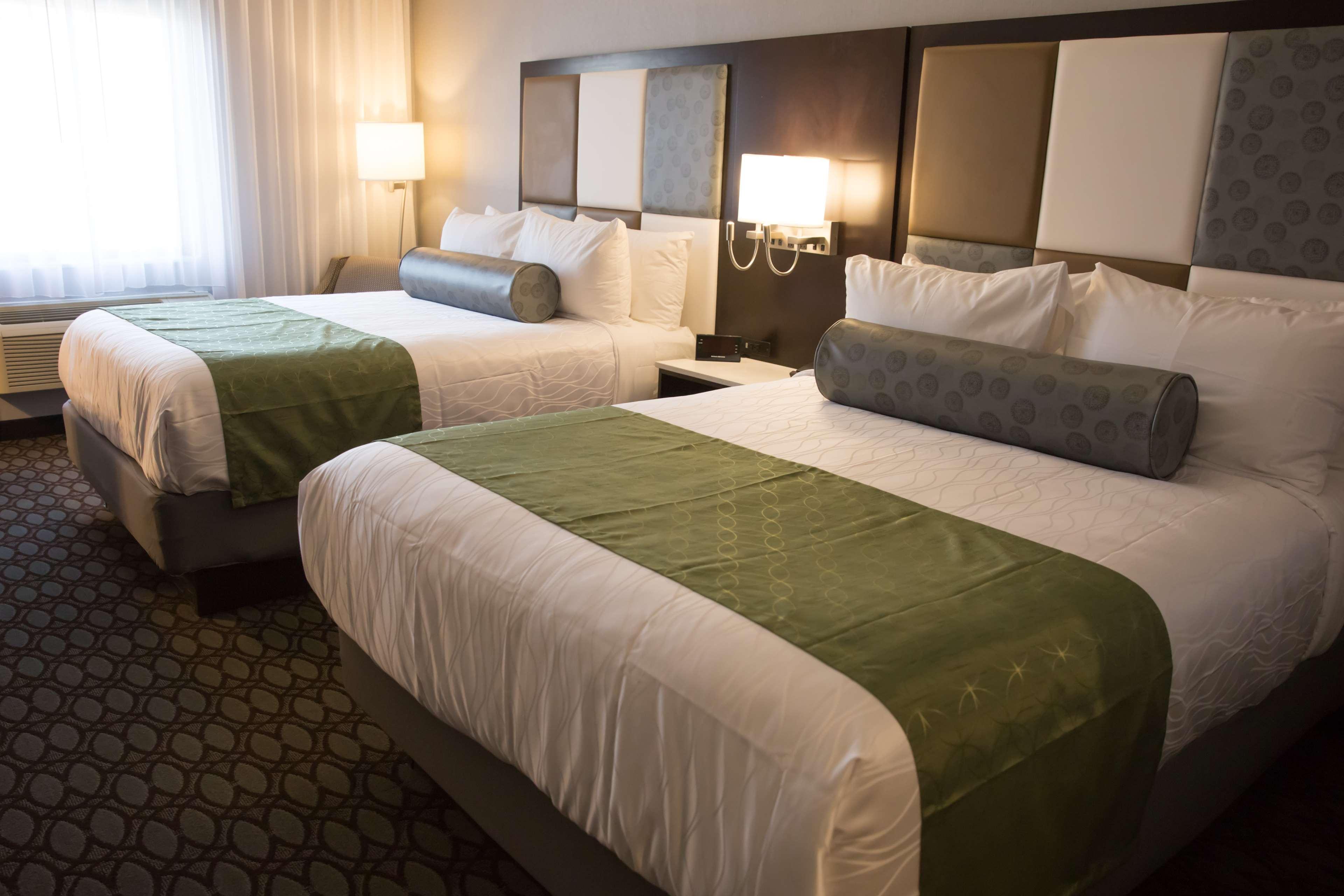 Western Premier Nyc Gateway Hotel 3*