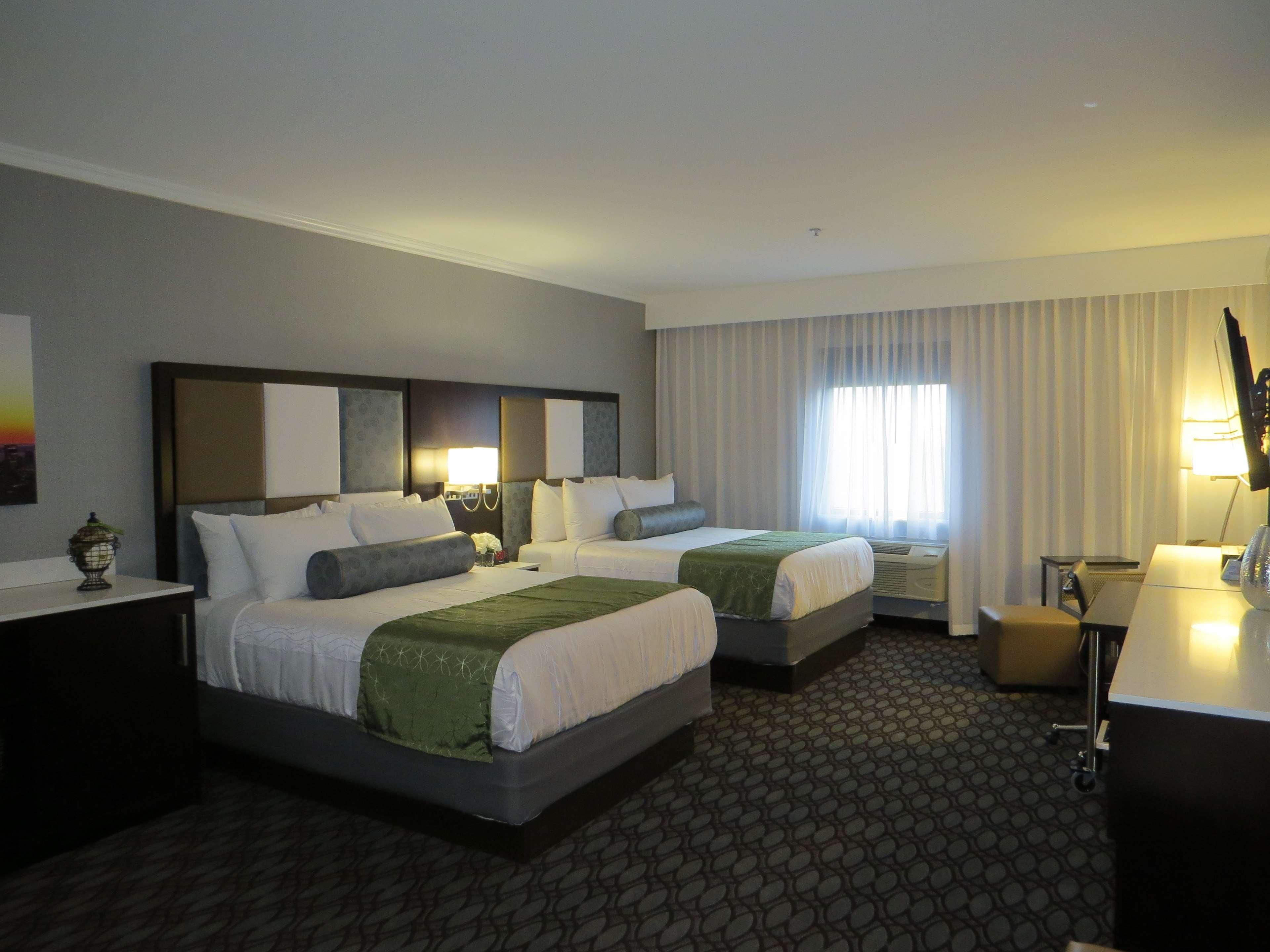 Western Premier Nyc Gateway Hotel 3*