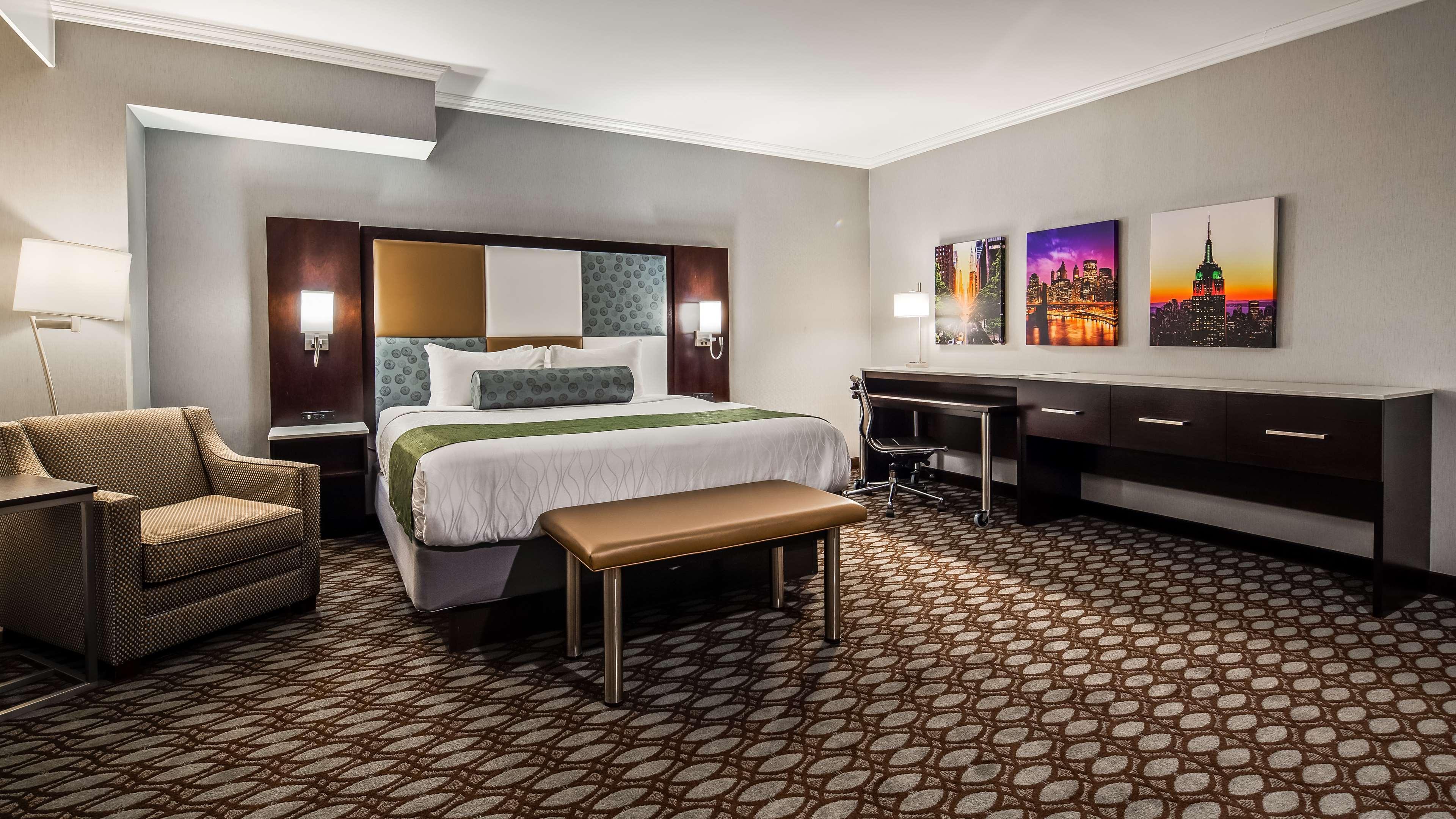 Western Premier Nyc Gateway Hotel 3*