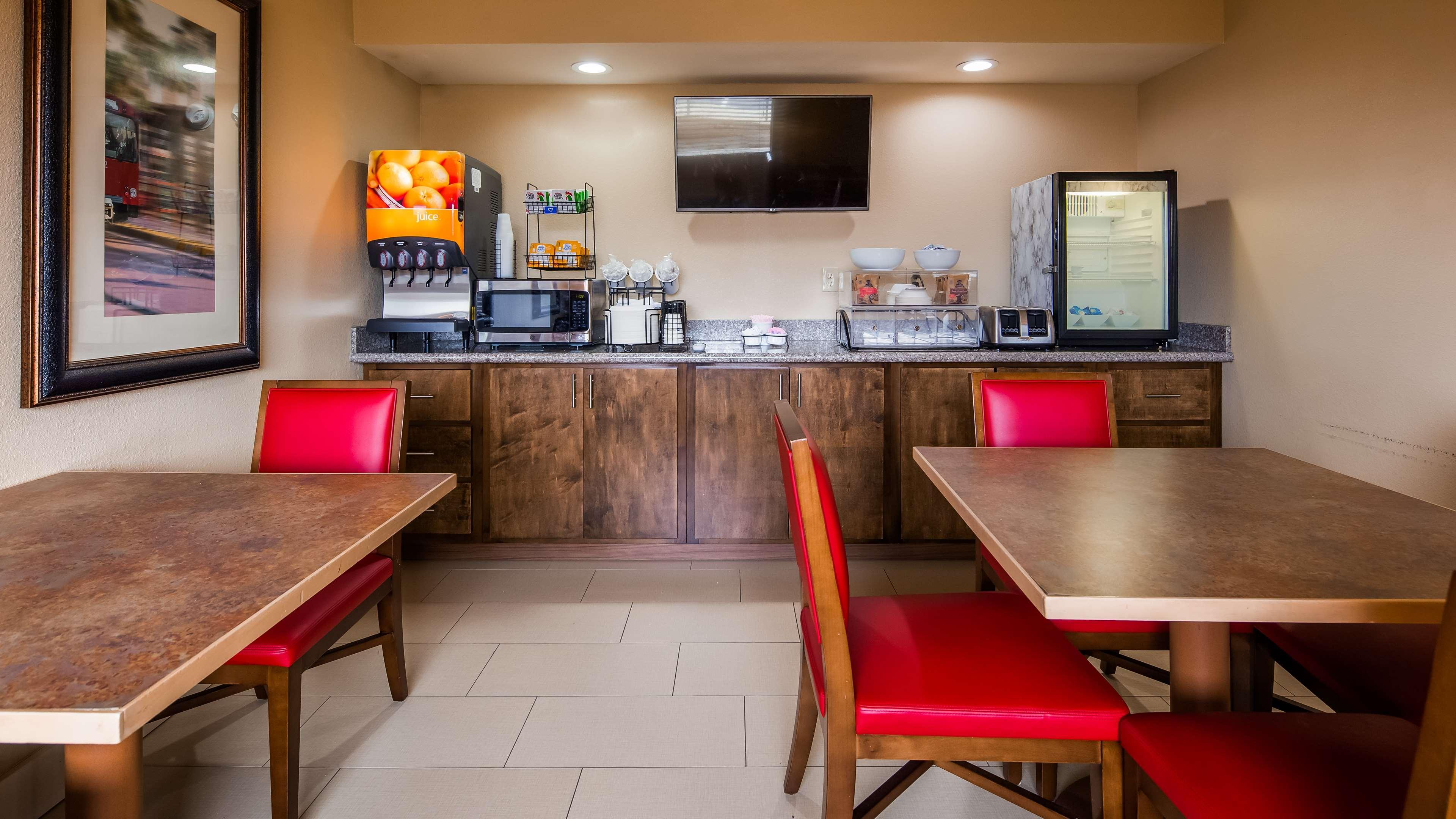 Western Premier Nyc Gateway Hotel 3*