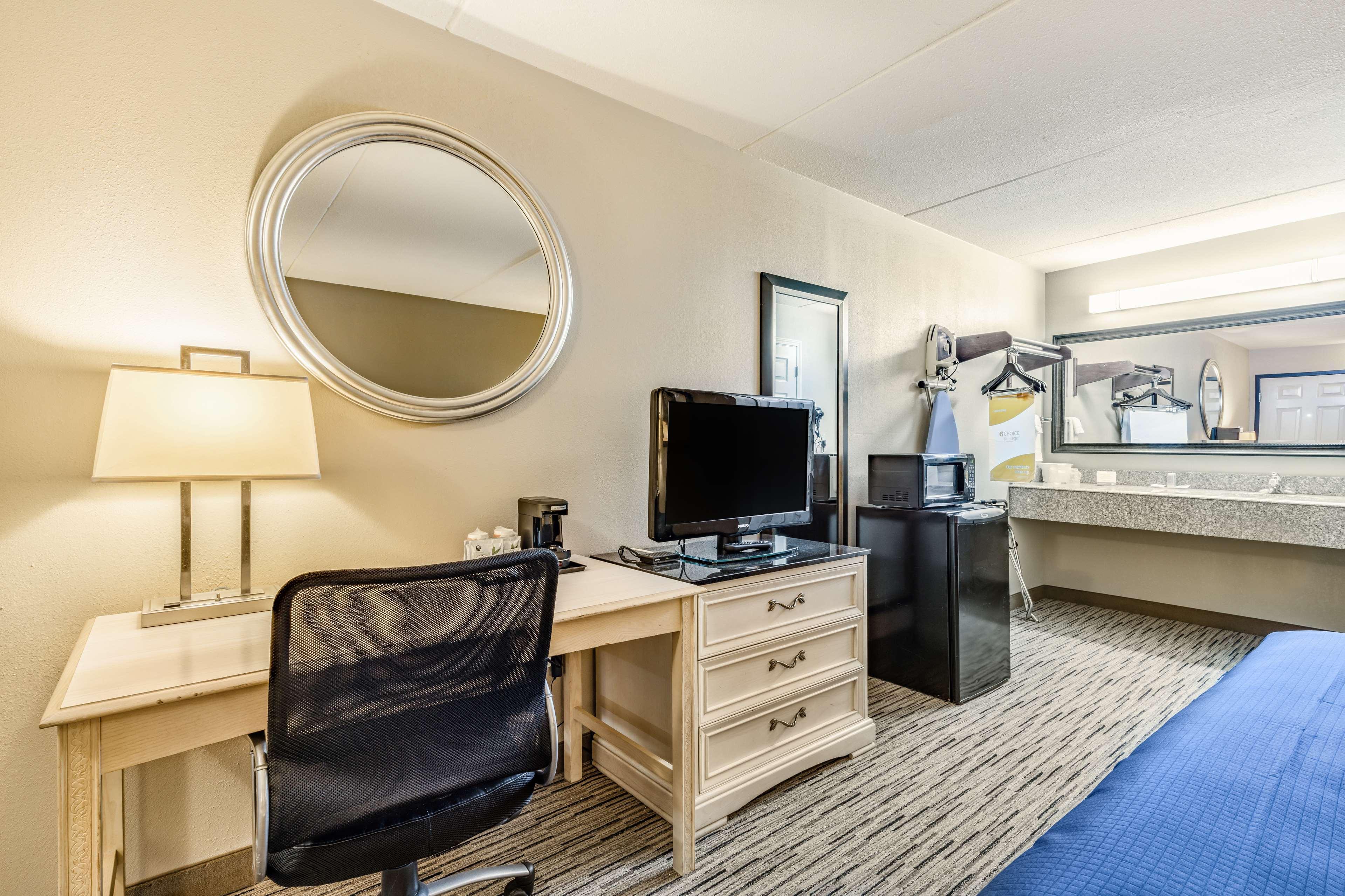 Western Premier Nyc Gateway Hotel 3*