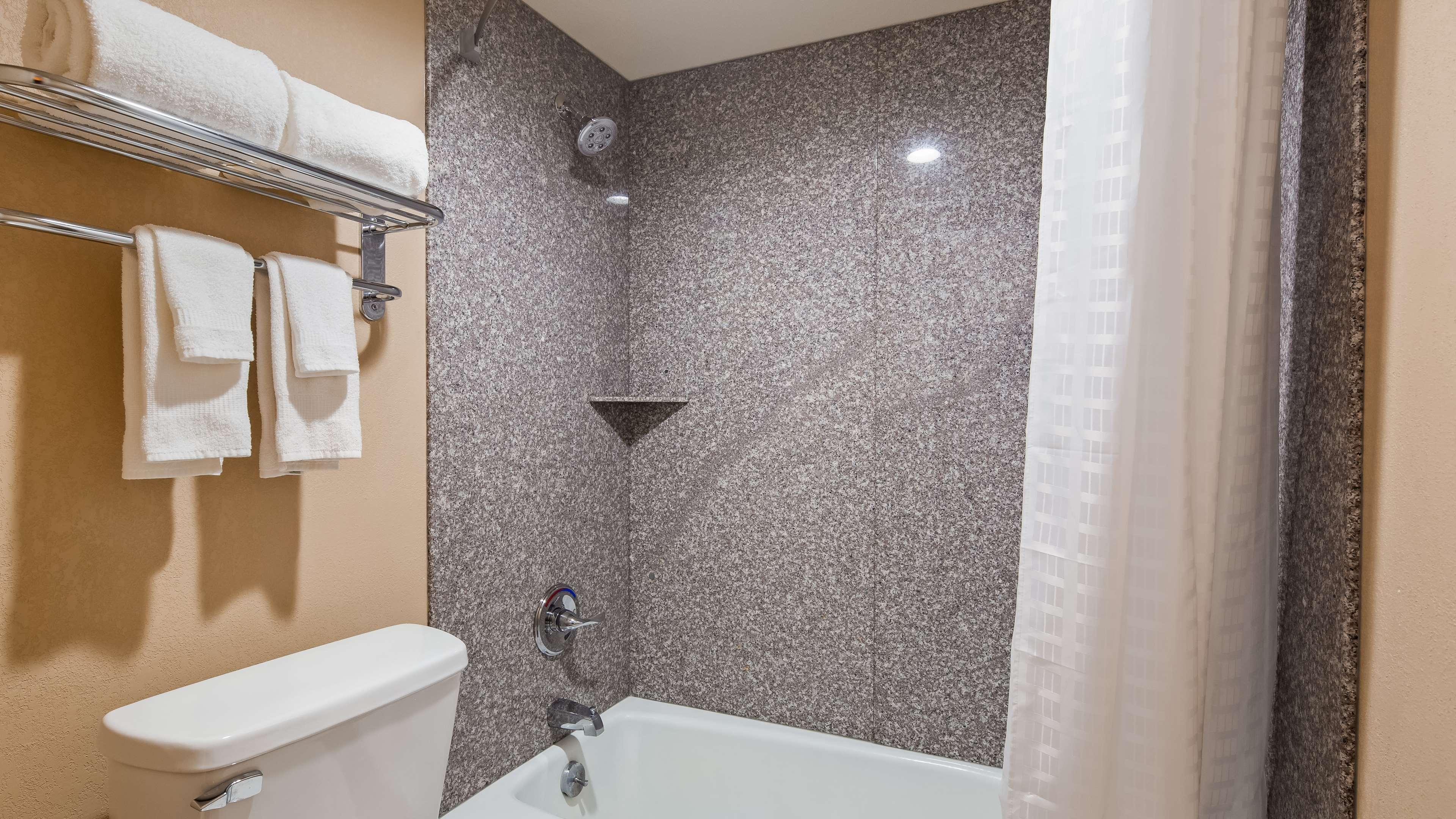 Hotel Western Premier Nyc Gateway 3*