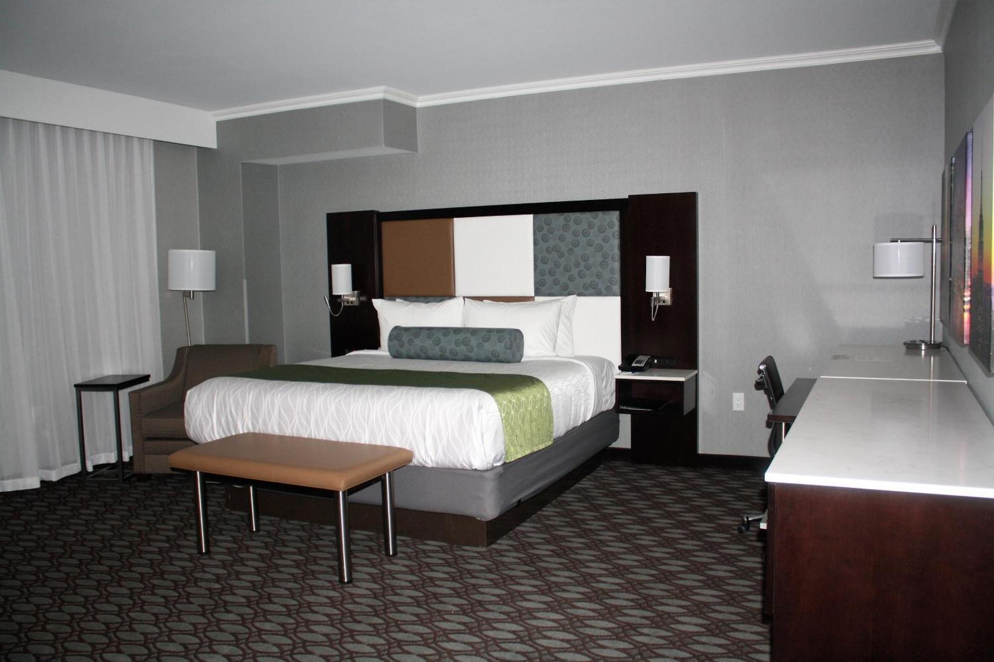 Western Premier Nyc Gateway Hotel 3*