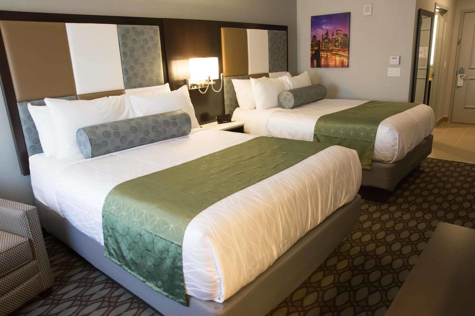 Western Premier Nyc Gateway Hotel 3*